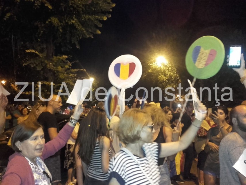 live update un nou protest are loc la constanta sute de persoane participa ce mesaje transmit manifestantii live update un nou protest are loc la constanta sute de persoane participa ce mesaje transmit manifestantii