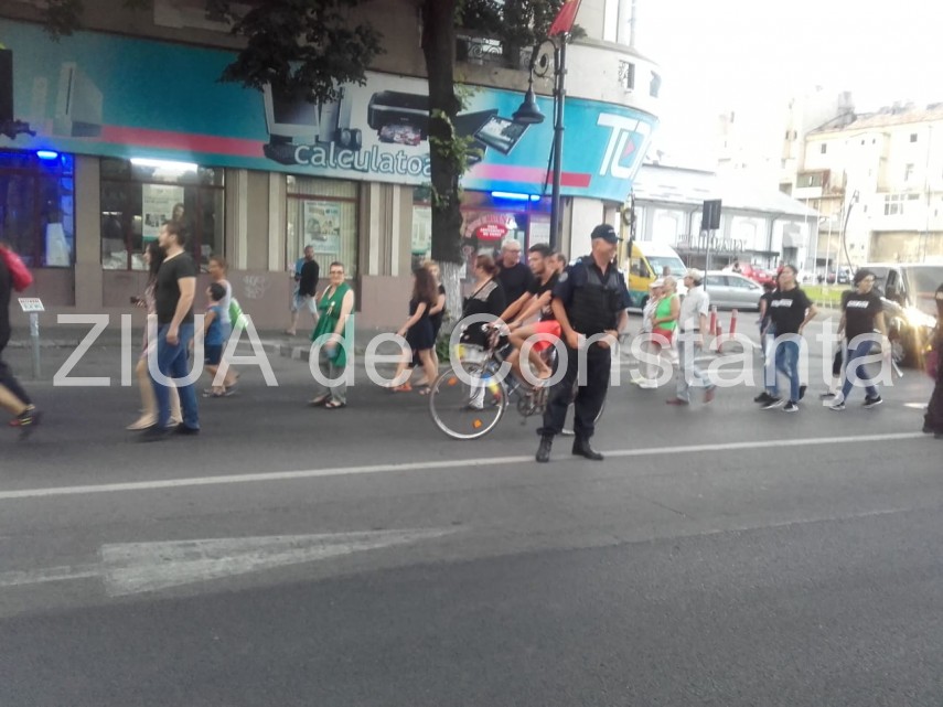 live update un nou protest are loc la constanta sute de persoane participa ce mesaje transmit manifestantii live update un nou protest are loc la constanta sute de persoane participa ce mesaje transmit manifestantii