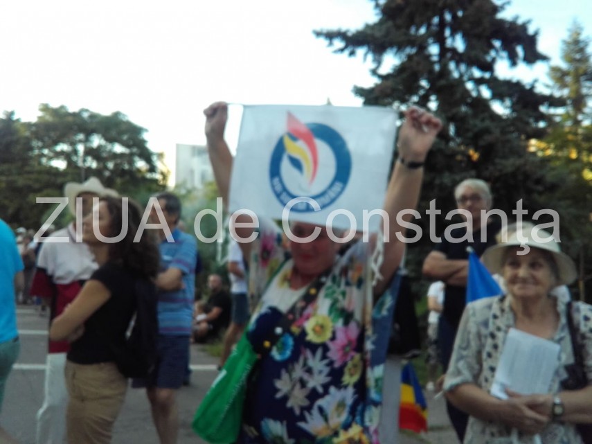 live update un nou protest are loc la constanta sute de persoane participa ce mesaje transmit manifestantii live update un nou protest are loc la constanta sute de persoane participa ce mesaje transmit manifestantii