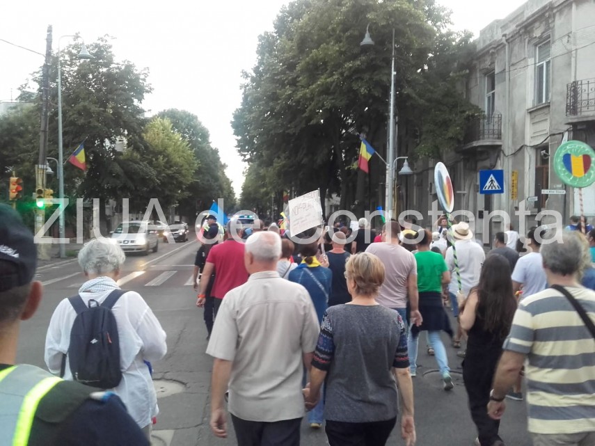 live update un nou protest are loc la constanta sute de persoane participa ce mesaje transmit manifestantii live update un nou protest are loc la constanta sute de persoane participa ce mesaje transmit manifestantii