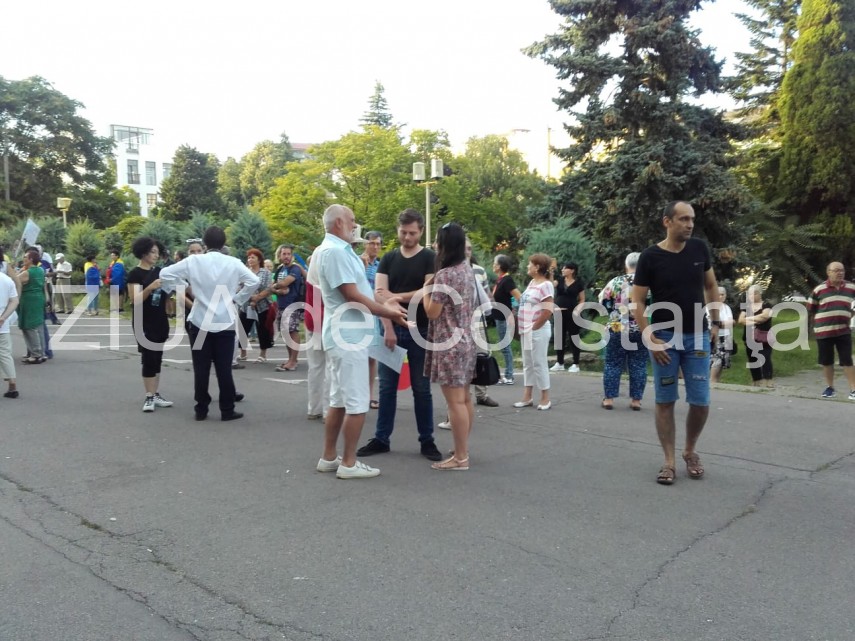 live update un nou protest are loc la constanta sute de persoane participa ce mesaje transmit manifestantii live update un nou protest are loc la constanta sute de persoane participa ce mesaje transmit manifestantii