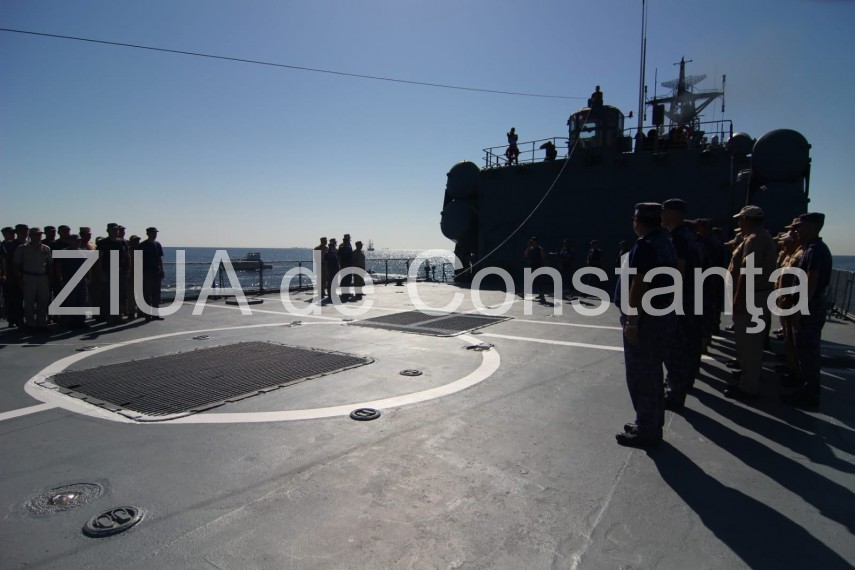 imagini de la eveniment spectacol pe mare la constanta marinarii militari se pregatesc pentru ziua marinei imagini de la eveniment spectacol pe mare la constanta marinarii militari se pregatesc pentru ziua marinei