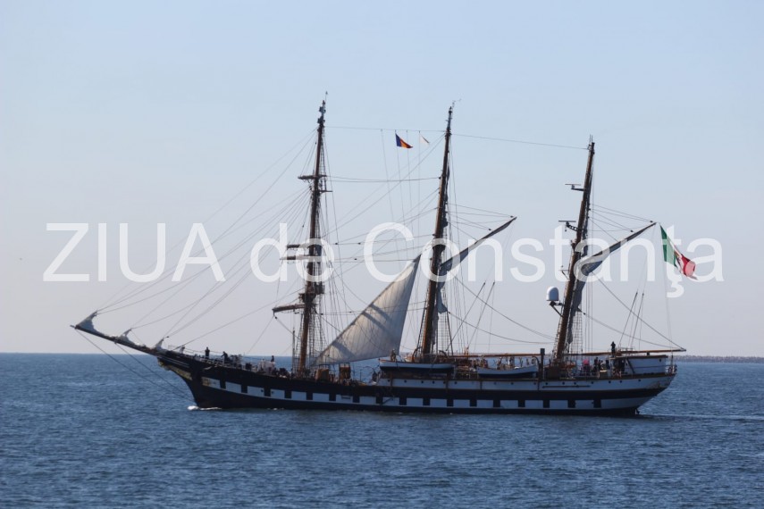 imagini de la eveniment spectacol pe mare la constanta marinarii militari se pregatesc pentru ziua marinei imagini de la eveniment spectacol pe mare la constanta marinarii militari se pregatesc pentru ziua marinei