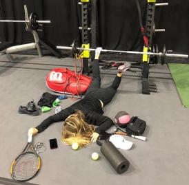 Imagine de senzaţie cu Simona Halep în vestiar. „Am acceptat provocarea“