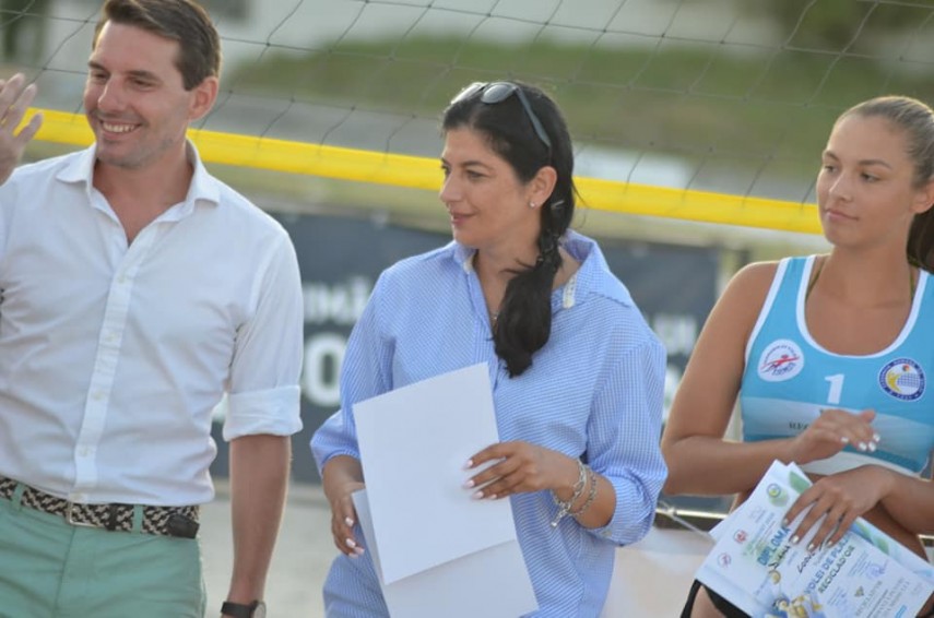 fostul principe nicolae prezent la mamaia la turneul de volei pe plaja galerie foto 667782 fostul principe nicolae prezent la mamaia la turneul de volei pe plaja galerie foto 667782