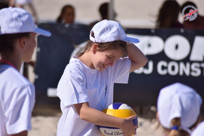 fostul principe nicolae prezent la mamaia la turneul de volei pe plaja galerie foto 667782 fostul principe nicolae prezent la mamaia la turneul de volei pe plaja galerie foto 667782