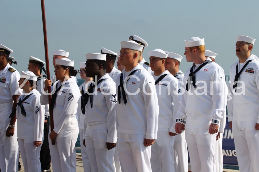 au inceput manifestarile dedicate zilei marinei romane mii de oameni s au strans pe faleza comandamentului au inceput manifestarile dedicate zilei marinei romane mii de oameni s au strans pe faleza comandamentului