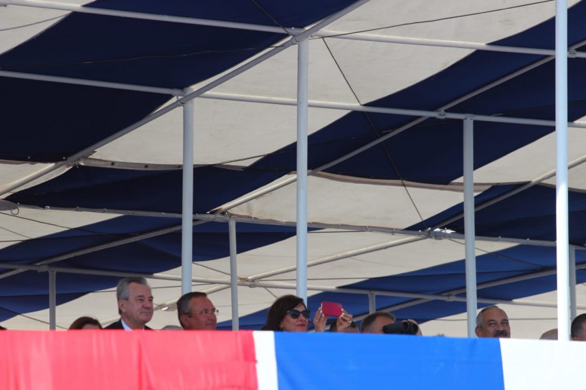 au inceput manifestarile dedicate zilei marinei romane mii de oameni s au strans pe faleza comandamentului au inceput manifestarile dedicate zilei marinei romane mii de oameni s au strans pe faleza comandamentului