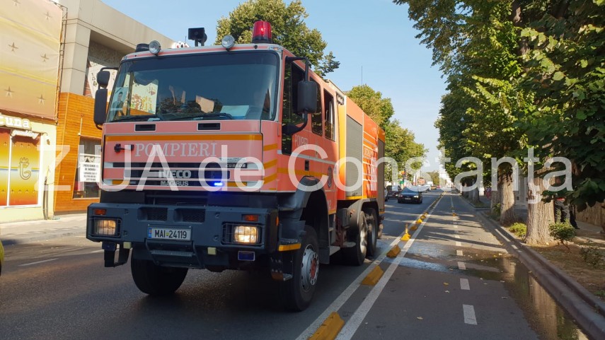 imagini de la eveniment arde un imobil pe bulevardul tomis din municipiul constanta 668024 imagini de la eveniment arde un imobil pe bulevardul tomis din municipiul constanta 668024