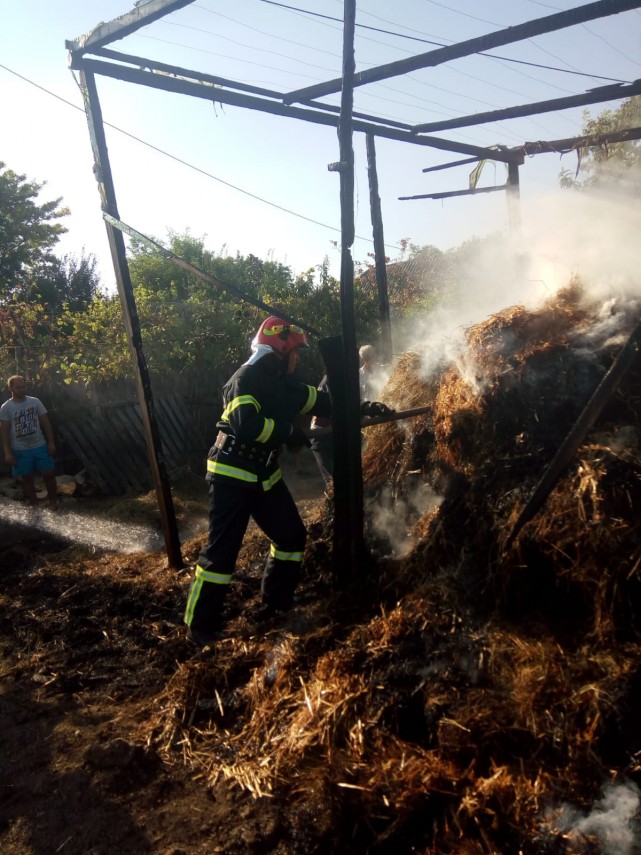 tulcea incendiu in localitatea nicolae balcescu o femeie a avut nevoie de ajutorul medicilor galerie tulcea incendiu in localitatea nicolae balcescu o femeie a avut nevoie de ajutorul medicilor galerie