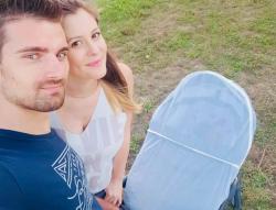 Baschetbalistul Adrian Trandafir, de la BC Athletic Constanţa, a devenit tătic  „Trei trandafiri minunaţi! Să fiţi sănătoşi cu toţii!”