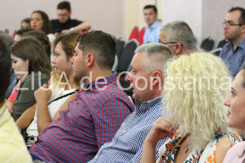 imagini de la eveniment universitatea de vara pes activists s a intrunit la constanta vor fi prezenti imagini de la eveniment universitatea de vara pes activists s a intrunit la constanta vor fi prezenti