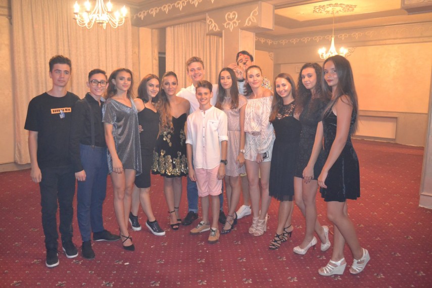 campioana europeana lorena jinga si a serbat majoratul cat de norocoasa sunt sa am oameni ca voi in jurul campioana europeana lorena jinga si a serbat majoratul cat de norocoasa sunt sa am oameni ca voi in jurul