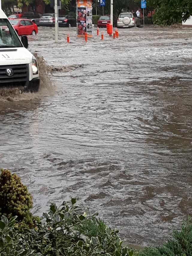 inundatii in tulcea meteorologii au anuntat averse si grindina 669670 inundatii in tulcea meteorologii au anuntat averse si grindina 669670