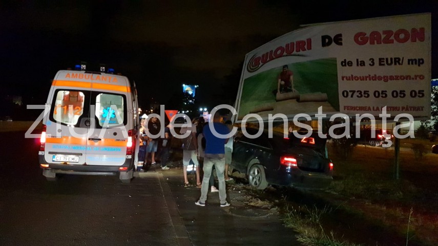 imagini de la eveniment accident rutier la iesire din constanta spre ovidiu in fata la selgros ambulanta imagini de la eveniment accident rutier la iesire din constanta spre ovidiu in fata la selgros ambulanta