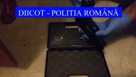 Suspecți de trafic de persoane și proxenetism reținuți de procurorii DIICOT. Cum erau seduse victimele de membrii grupării infracționale (video)