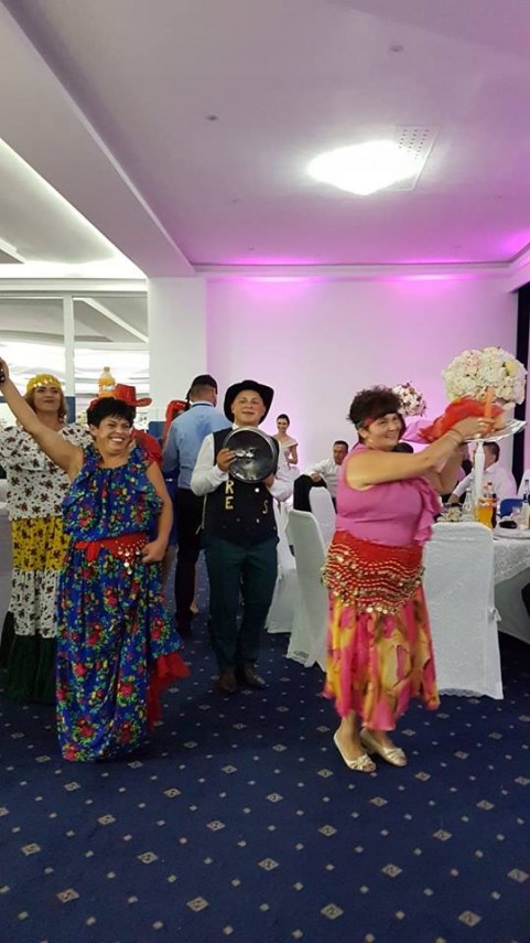 fotbalistul romeo catalin lupu ginerica in drum spre mireasa mirele a facut poze pe stadionul din comana fotbalistul romeo catalin lupu ginerica in drum spre mireasa mirele a facut poze pe stadionul din comana