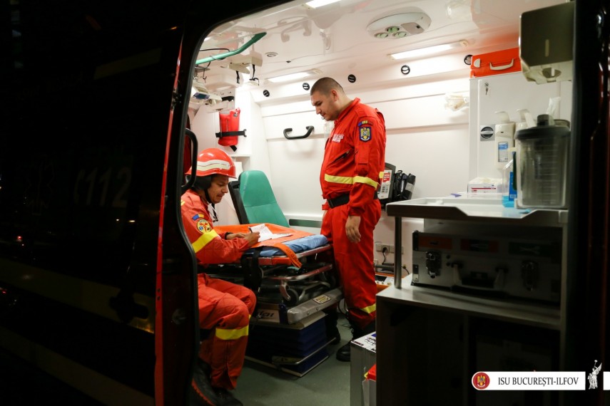 tragedia noptii in romania incendiu devastator la bloc sotul mort sotia grav ranita zeci de militari tragedia noptii in romania incendiu devastator la bloc sotul mort sotia grav ranita zeci de militari