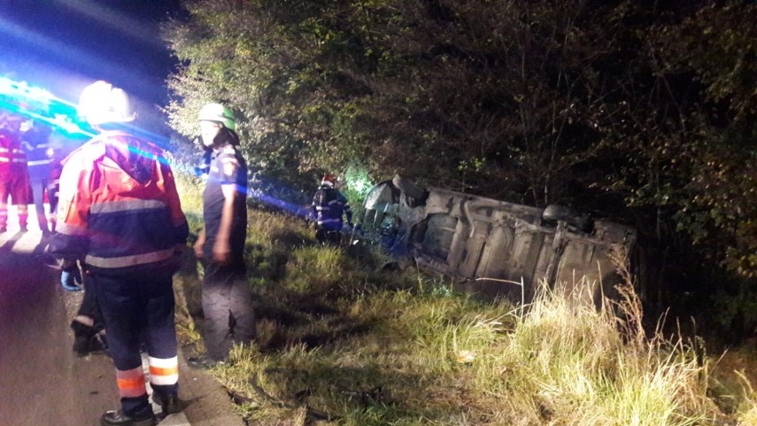 accident rutier grav a fost activat planul rosu de interventie un microbuz rasturnat 671075 accident rutier grav a fost activat planul rosu de interventie un microbuz rasturnat 671075