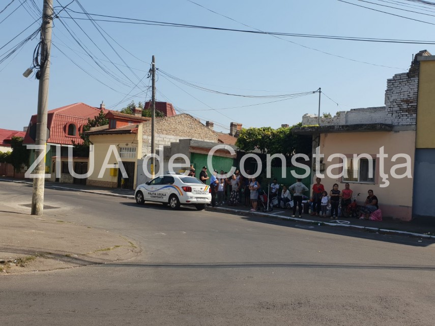constanta evacuare cu scandal pe strada grivitei politistii locali si jandarmii chemati in ajutor galerie constanta evacuare cu scandal pe strada grivitei politistii locali si jandarmii chemati in ajutor galerie