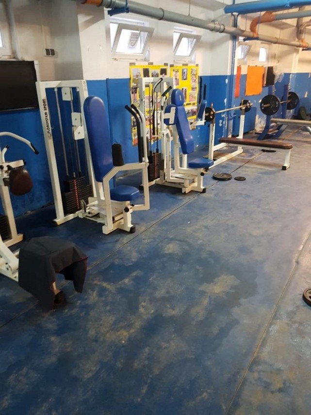 stadionul farul din constanta undeva la subsol e mai aproape de o camera de tortura decat de o sala de stadionul farul din constanta undeva la subsol e mai aproape de o camera de tortura decat de o sala de