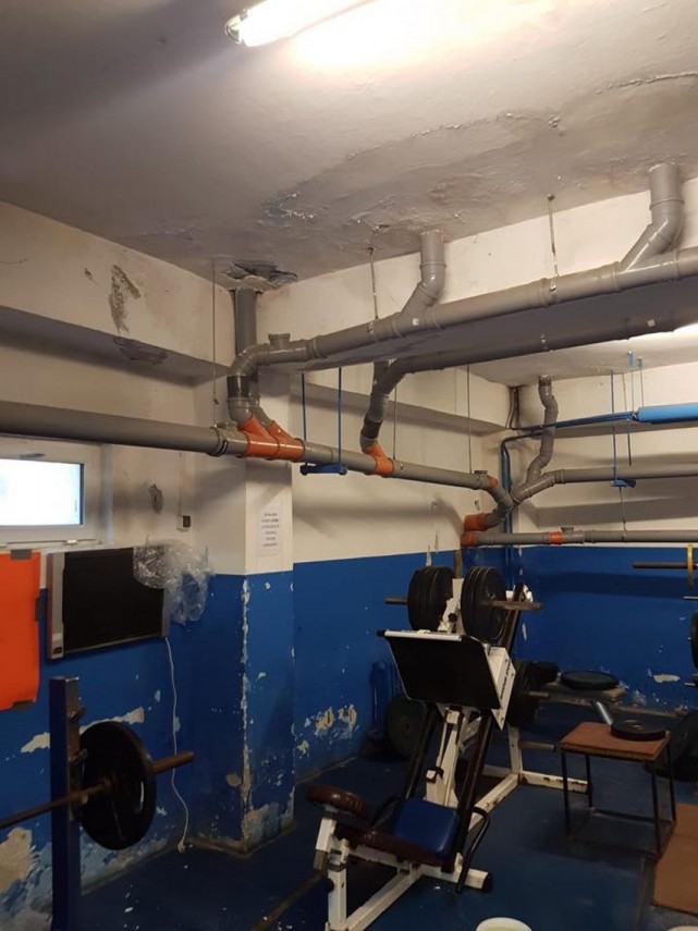 stadionul farul din constanta undeva la subsol e mai aproape de o camera de tortura decat de o sala de stadionul farul din constanta undeva la subsol e mai aproape de o camera de tortura decat de o sala de