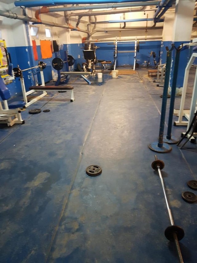 stadionul farul din constanta undeva la subsol e mai aproape de o camera de tortura decat de o sala de stadionul farul din constanta undeva la subsol e mai aproape de o camera de tortura decat de o sala de