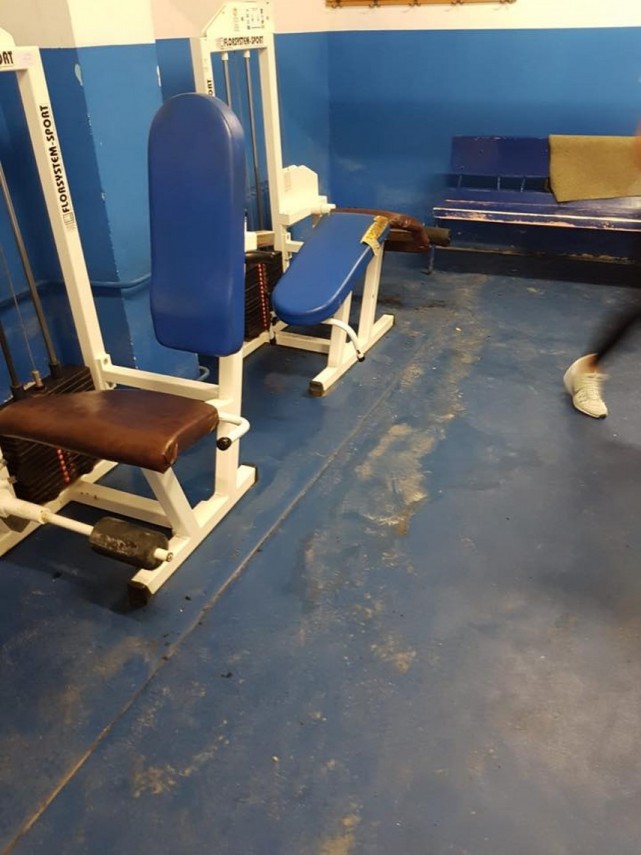 stadionul farul din constanta undeva la subsol e mai aproape de o camera de tortura decat de o sala de stadionul farul din constanta undeva la subsol e mai aproape de o camera de tortura decat de o sala de