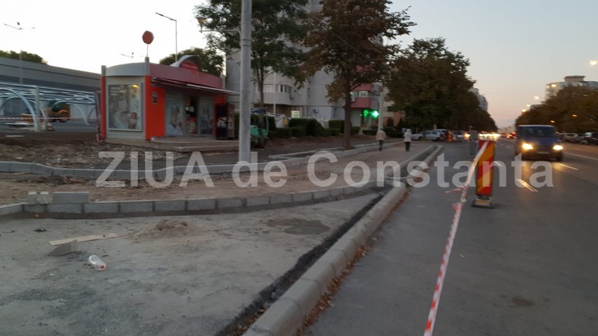 santier pe bulevardul 1 decembrie 1918 zona icil din constanta se lucreaza la accesul spre magazinul santier pe bulevardul 1 decembrie 1918 zona icil din constanta se lucreaza la accesul spre magazinul