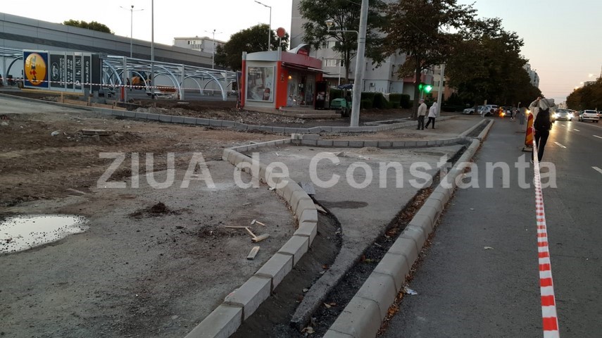 santier pe bulevardul 1 decembrie 1918 zona icil din constanta se lucreaza la accesul spre magazinul santier pe bulevardul 1 decembrie 1918 zona icil din constanta se lucreaza la accesul spre magazinul