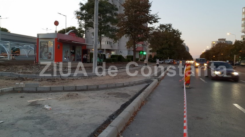 santier pe bulevardul 1 decembrie 1918 zona icil din constanta se lucreaza la accesul spre magazinul santier pe bulevardul 1 decembrie 1918 zona icil din constanta se lucreaza la accesul spre magazinul