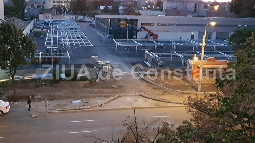 santier pe bulevardul 1 decembrie 1918 zona icil din constanta se lucreaza la accesul spre magazinul santier pe bulevardul 1 decembrie 1918 zona icil din constanta se lucreaza la accesul spre magazinul