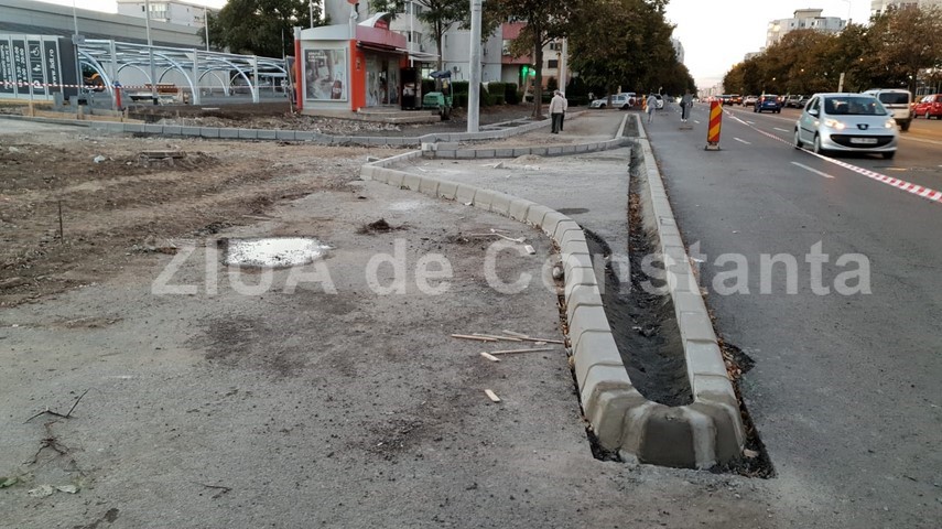 santier pe bulevardul 1 decembrie 1918 zona icil din constanta se lucreaza la accesul spre magazinul santier pe bulevardul 1 decembrie 1918 zona icil din constanta se lucreaza la accesul spre magazinul