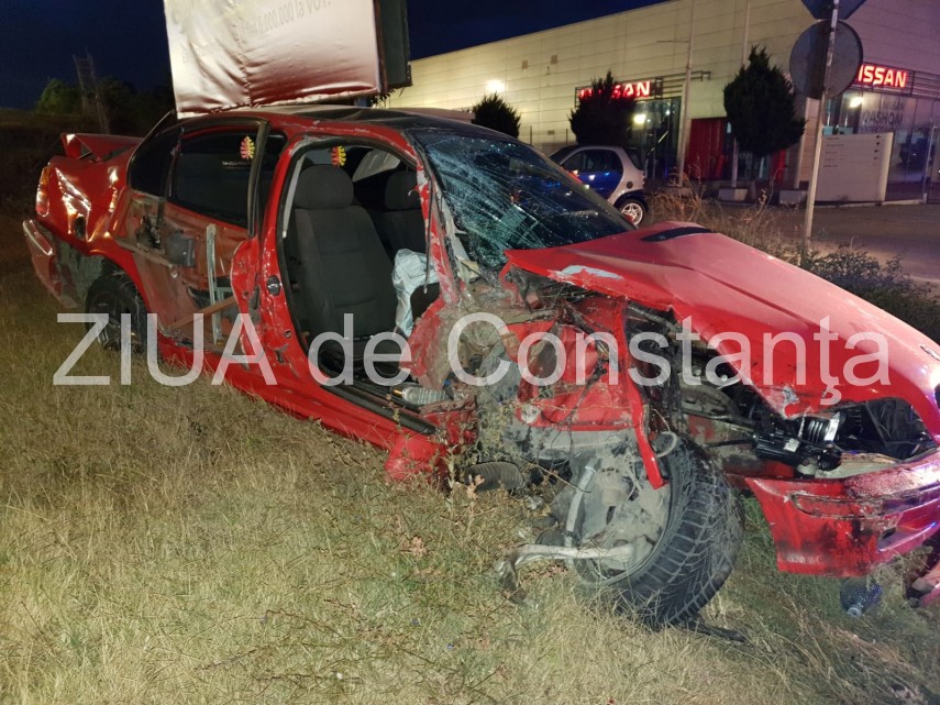 accident rutier grav la iesire din constanta implicate un bmw si un autobuz ratc un barbat incatusat accident rutier grav la iesire din constanta implicate un bmw si un autobuz ratc un barbat incatusat