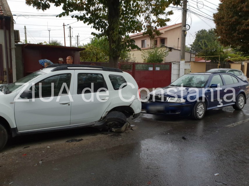 imagini de la eveniment carambol in zona abator din constanta trei masini implicate 672260 imagini de la eveniment carambol in zona abator din constanta trei masini implicate 672260