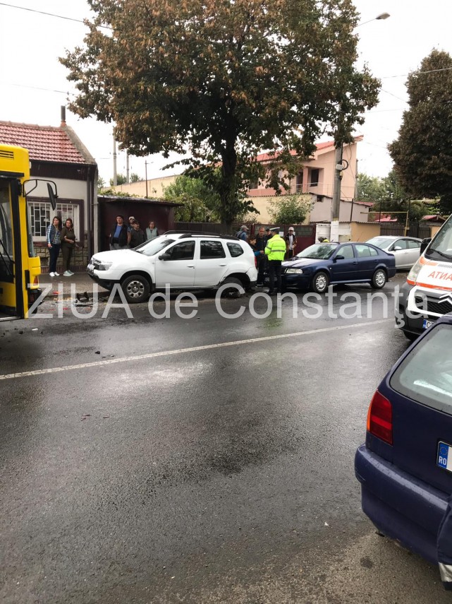 imagini de la eveniment carambol in zona abator din constanta trei masini implicate 672260 imagini de la eveniment carambol in zona abator din constanta trei masini implicate 672260