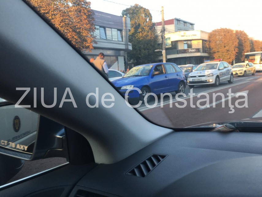 imagini de la eveniment accident rutier in zona policlinicii cfr din constanta un pieton a fost ranit imagini de la eveniment accident rutier in zona policlinicii cfr din constanta un pieton a fost ranit