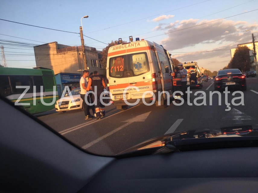 imagini de la eveniment accident rutier in zona policlinicii cfr din constanta un pieton a fost ranit imagini de la eveniment accident rutier in zona policlinicii cfr din constanta un pieton a fost ranit