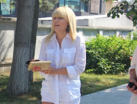 Elena Udrea şi Alina Bica vor sta două luni în arest preventiv. Autorităţile române trebuie să obţină extrădarea lor