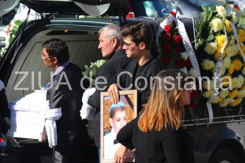 imagini de la eveniment s a stins din viata la numai 14 ani denis fiul fostului fotbalist cosmin pascovici imagini de la eveniment s a stins din viata la numai 14 ani denis fiul fostului fotbalist cosmin pascovici