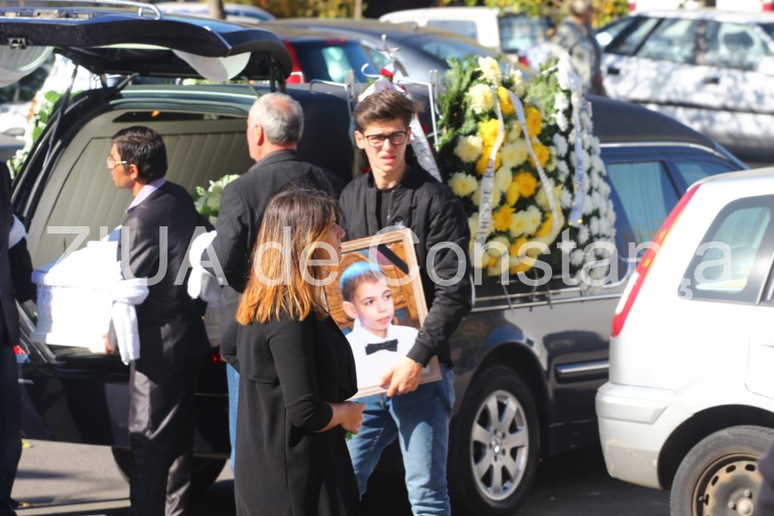 imagini de la eveniment s a stins din viata la numai 14 ani denis fiul fostului fotbalist cosmin pascovici imagini de la eveniment s a stins din viata la numai 14 ani denis fiul fostului fotbalist cosmin pascovici