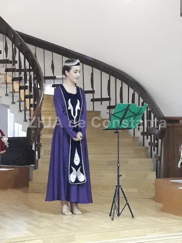 papusile simbolice ale artistului plastic elena orbocea ne invata iubirea si dragostea intre oameni si papusile simbolice ale artistului plastic elena orbocea ne invata iubirea si dragostea intre oameni si