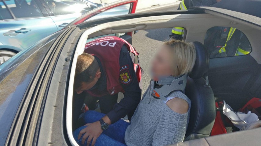 accident rutier in zona otopeni purtatorii de cuvant ai isu tulcea si isu gorj au intervent in ajutorul accident rutier in zona otopeni purtatorii de cuvant ai isu tulcea si isu gorj au intervent in ajutorul