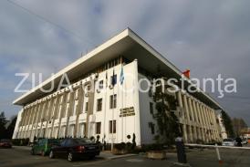 Peste 200 de oficiali din Constanţa şi Tulcea dau mână cu mână. Se va adopta un act de promisiune civică. Cât va costa şedinţa dedicată Centenarului Marii Uniri? (document)