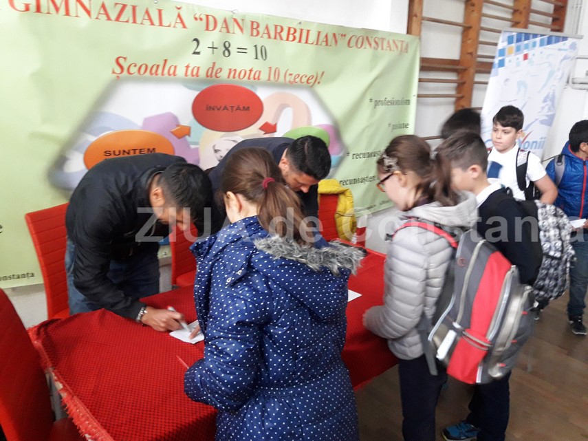 elevii de la scoala 28 dan barbilian intrebari pentru ciprian marica si ionel danciulescu vrem sa intram elevii de la scoala 28 dan barbilian intrebari pentru ciprian marica si ionel danciulescu vrem sa intram