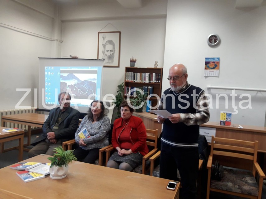 imagini de la eveniment jurnalistul traian bratianu isi lanseaza cartea la biblioteca judeteana i n roman imagini de la eveniment jurnalistul traian bratianu isi lanseaza cartea la biblioteca judeteana i n roman