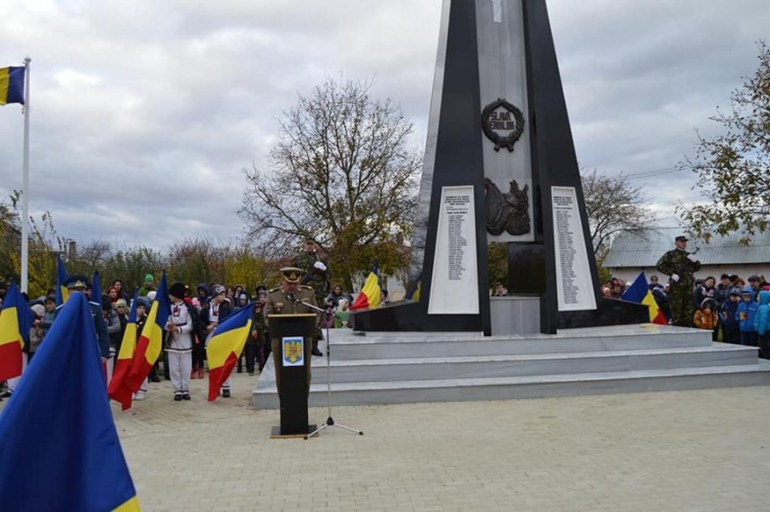 monument al eroilor inchinat memoriei generalului adrian soci fost comandant al brigazii 9 mecanizata monument al eroilor inchinat memoriei generalului adrian soci fost comandant al brigazii 9 mecanizata