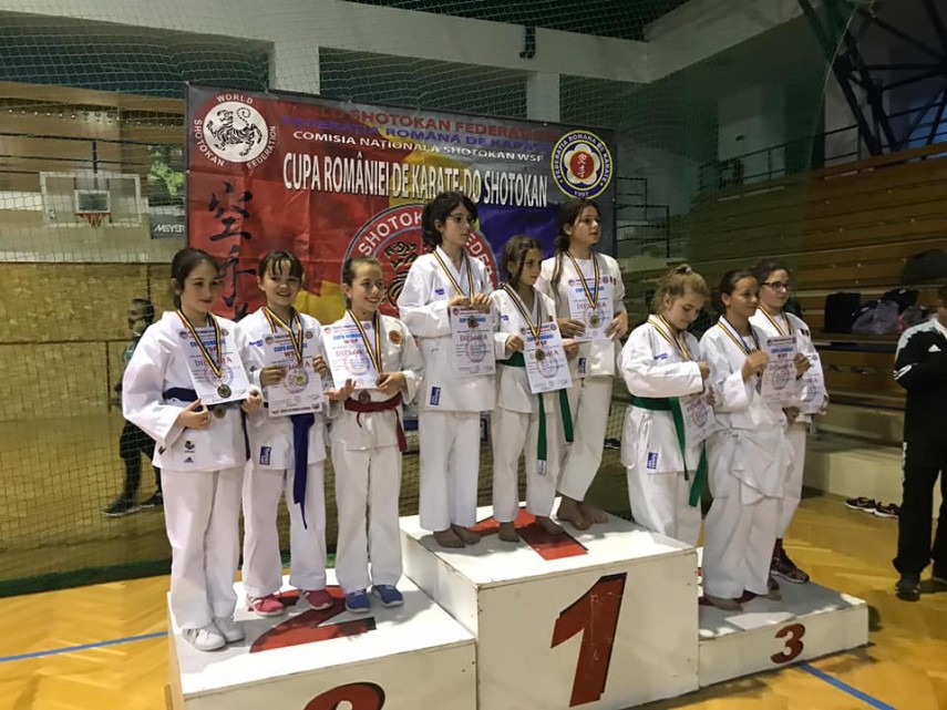 titluri nationale si alte prezente pe podium pentru cs farul si cs tomis karate la competitiile de la titluri nationale si alte prezente pe podium pentru cs farul si cs tomis karate la competitiile de la