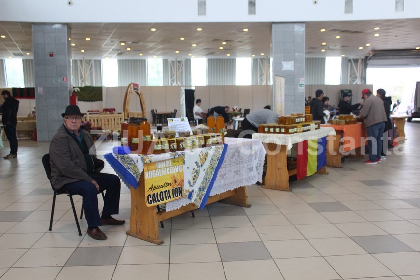 targ cu produse traditionale de ziua dobrogei la pavilionul expozitional ce surprize le sunt pregatite targ cu produse traditionale de ziua dobrogei la pavilionul expozitional ce surprize le sunt pregatite