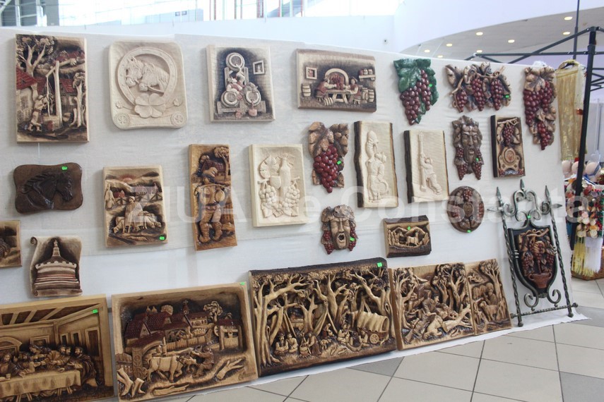 targ cu produse traditionale de ziua dobrogei la pavilionul expozitional ce surprize le sunt pregatite targ cu produse traditionale de ziua dobrogei la pavilionul expozitional ce surprize le sunt pregatite